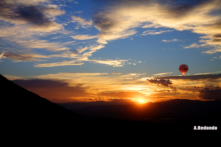 ATARDECER EN GLOBO