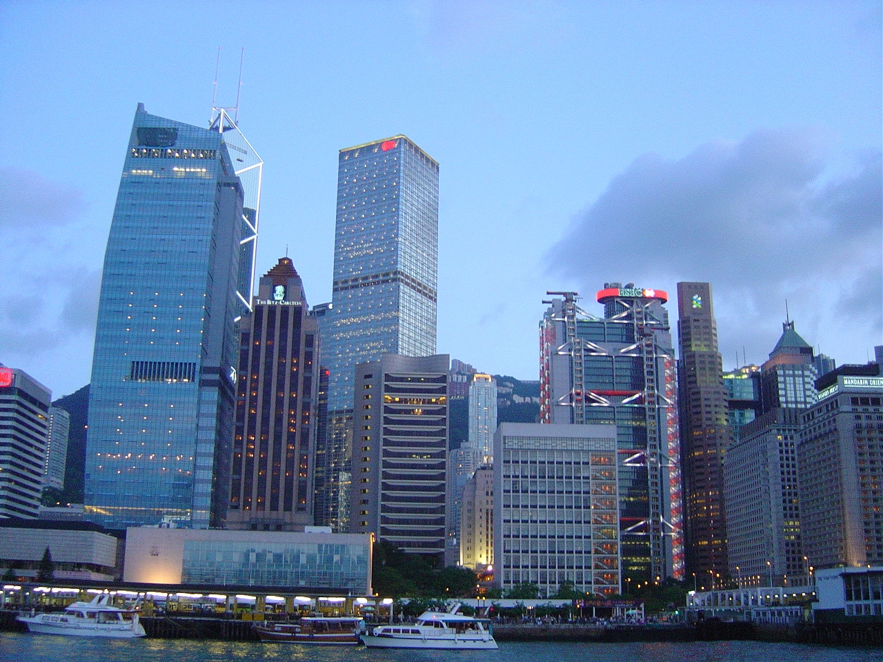 ATARDECER EN HONG KONG