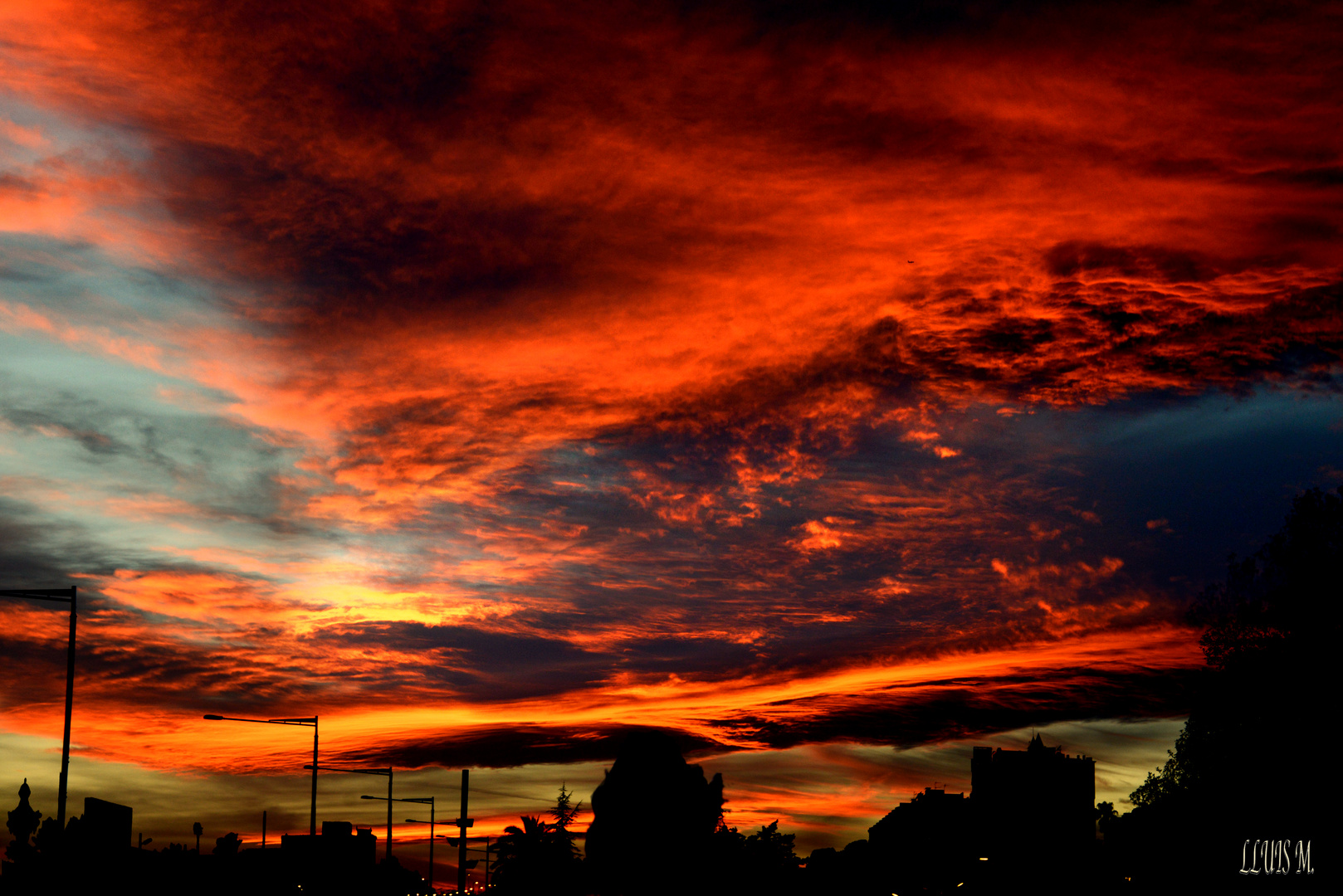 ATARDECER EN LA AVDA. DIAGONAL DE BCN. 