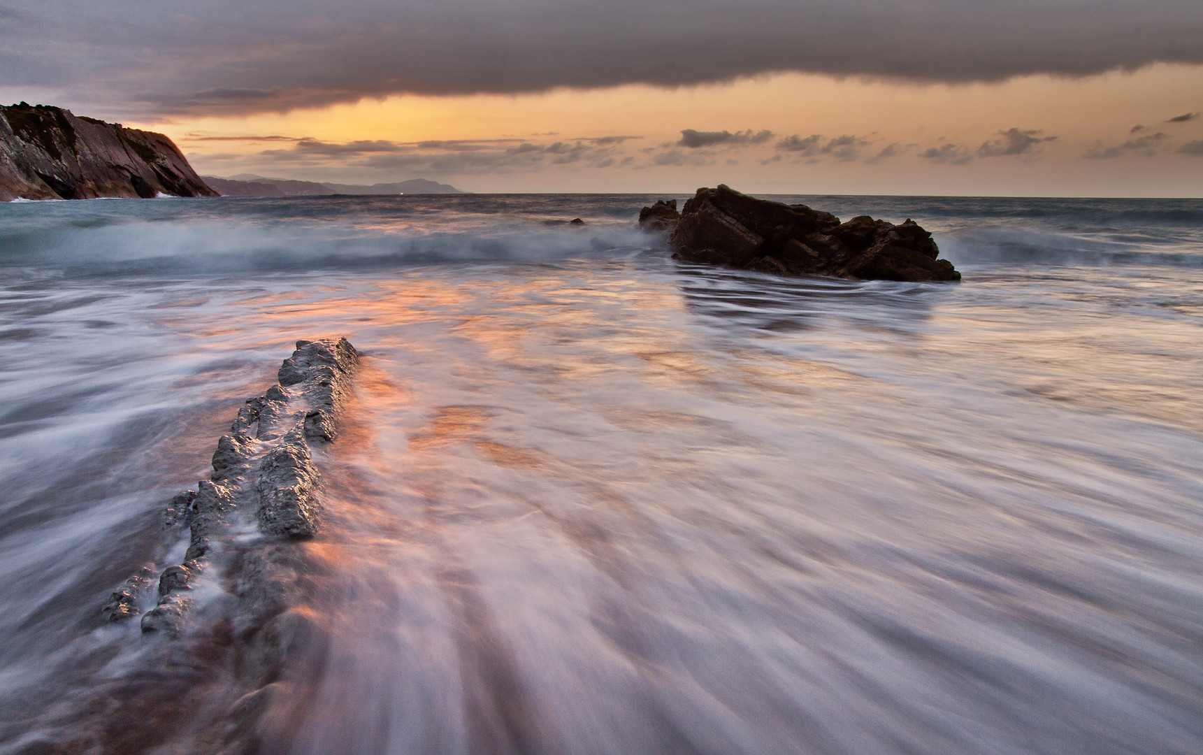 Atardecer en la playa de Itzurun