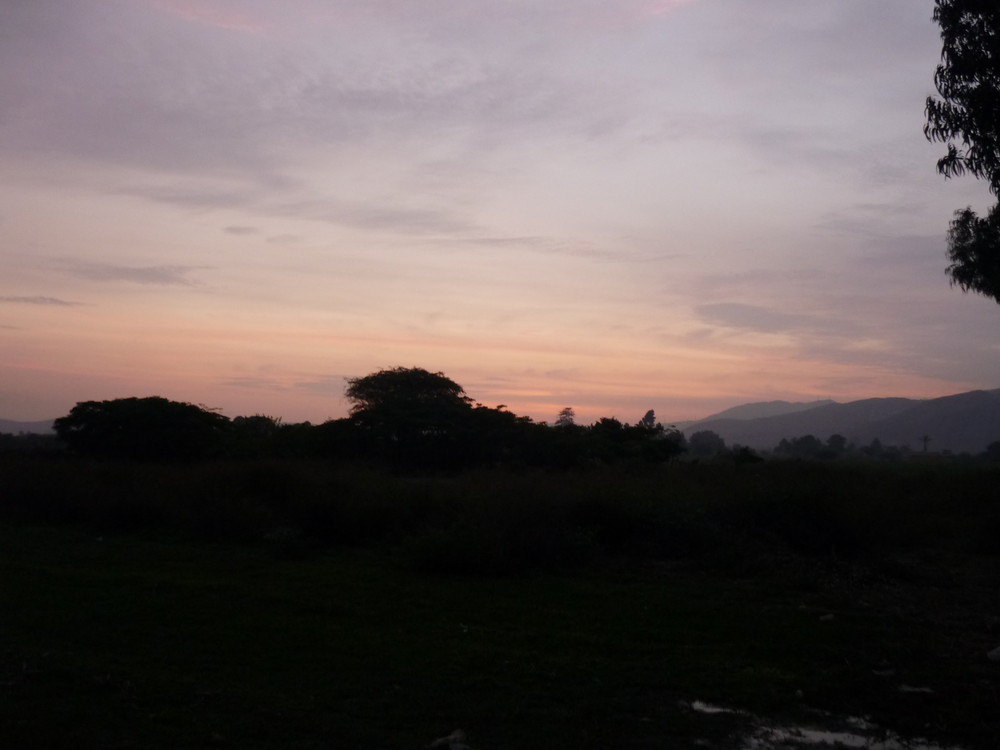 atardecer en mi casa ( lima . peru )