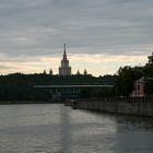 Atardecer moscovita, al fondo emerge la Universidad de Moscú