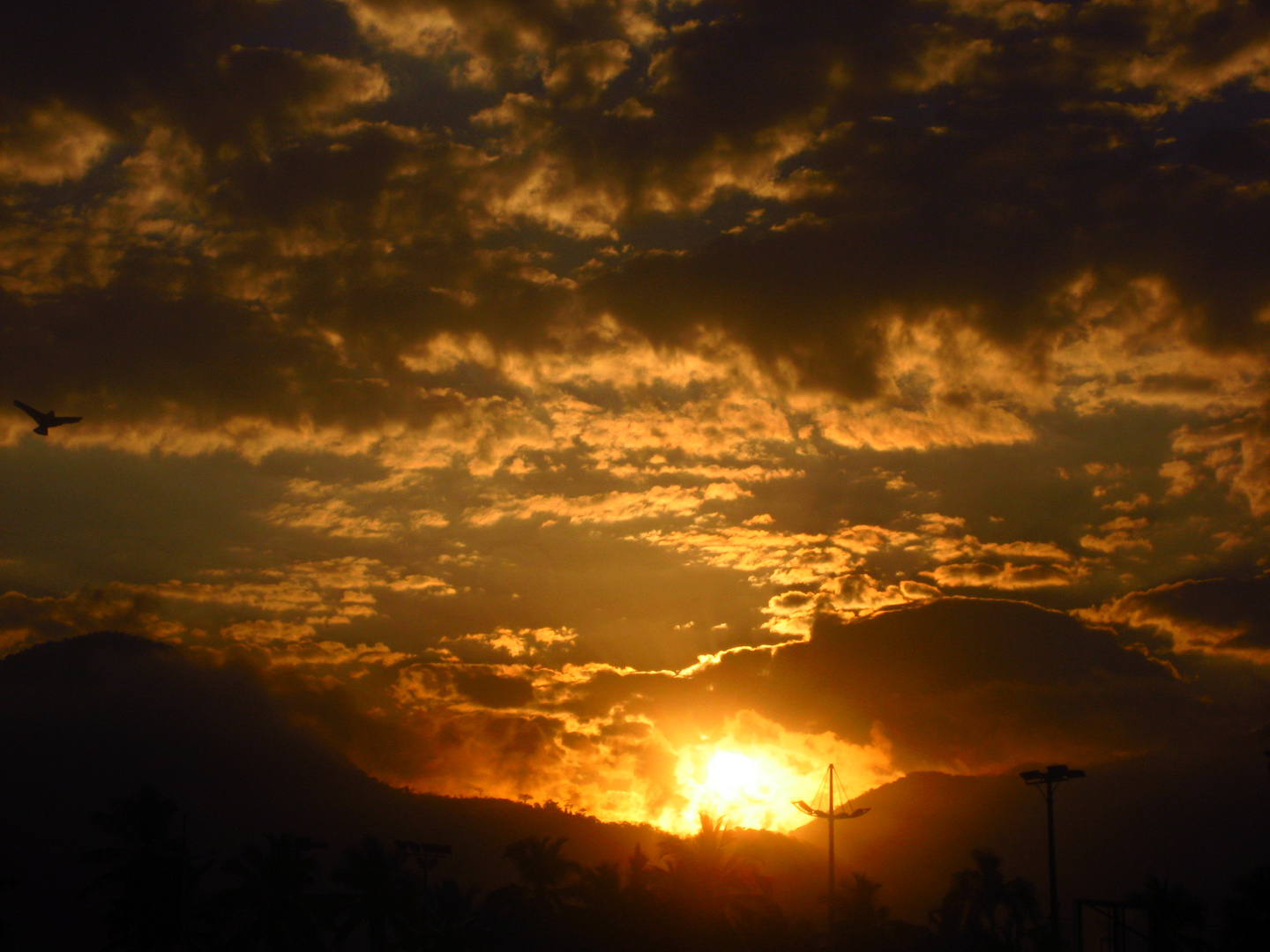 atardecer no caraguatatuba