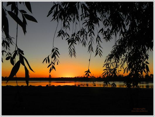 ATARDECER SOBRE EL RIO URUGUAY.