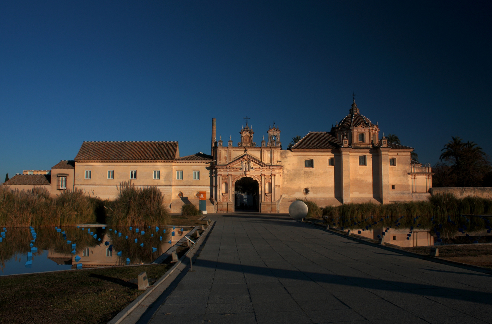 atardeciendo en el convento