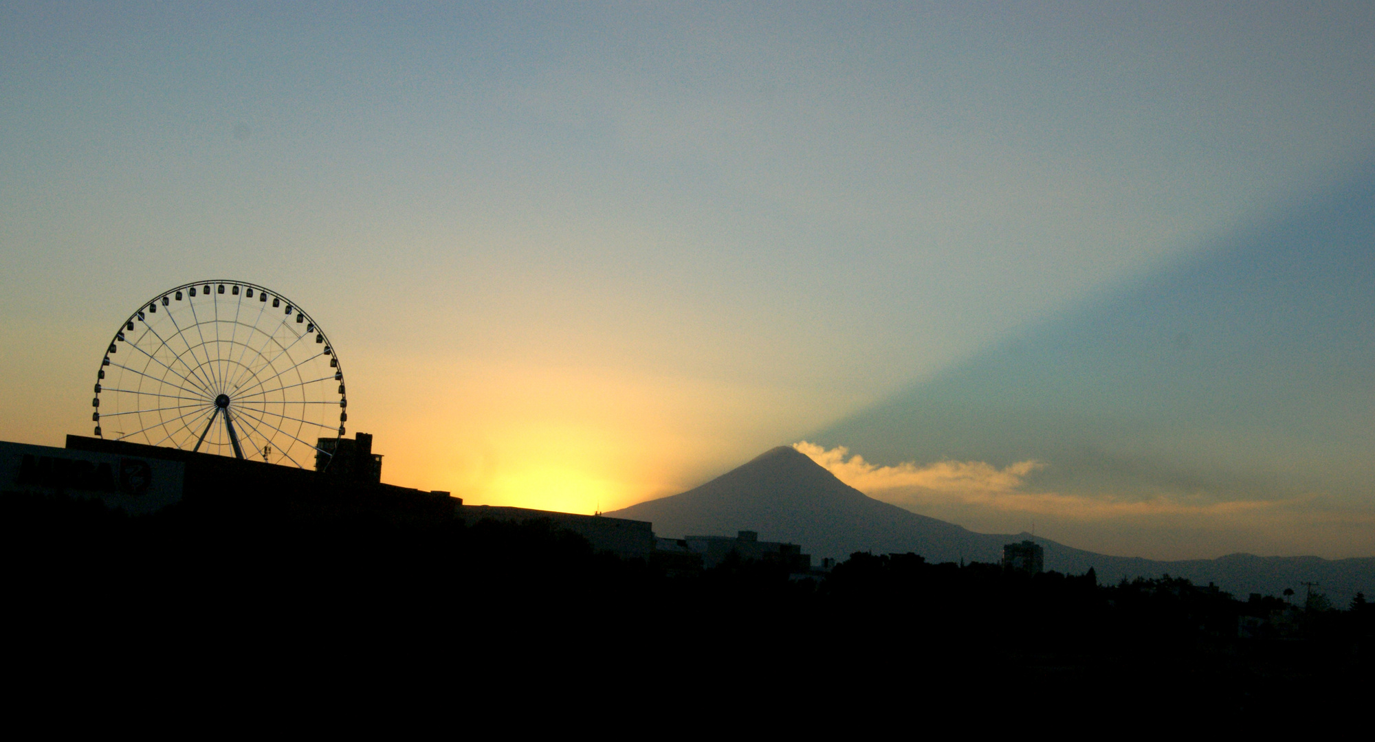 Atardeciendo en el popocatepetl