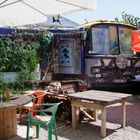 Atelierbus mit Garten 2009 in Meze Südfrankreich