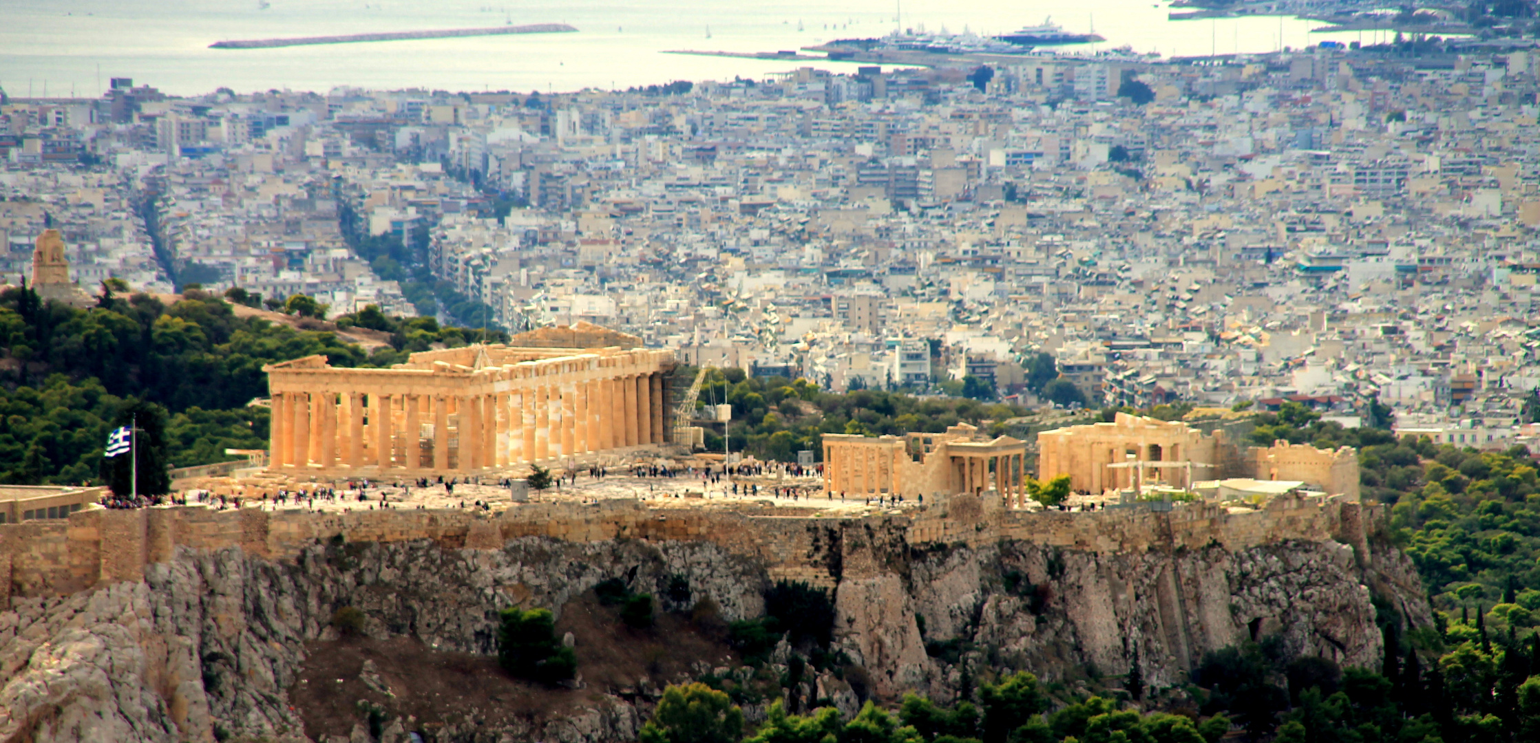 Athen -Blick auf die griechische Hauptstadt, die Akropolis (Parthenon) und Piräus