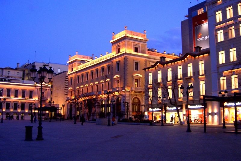 Athen im Licht der Laternen