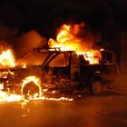 [Athens Riots] Brennendes Feuerwehrauto