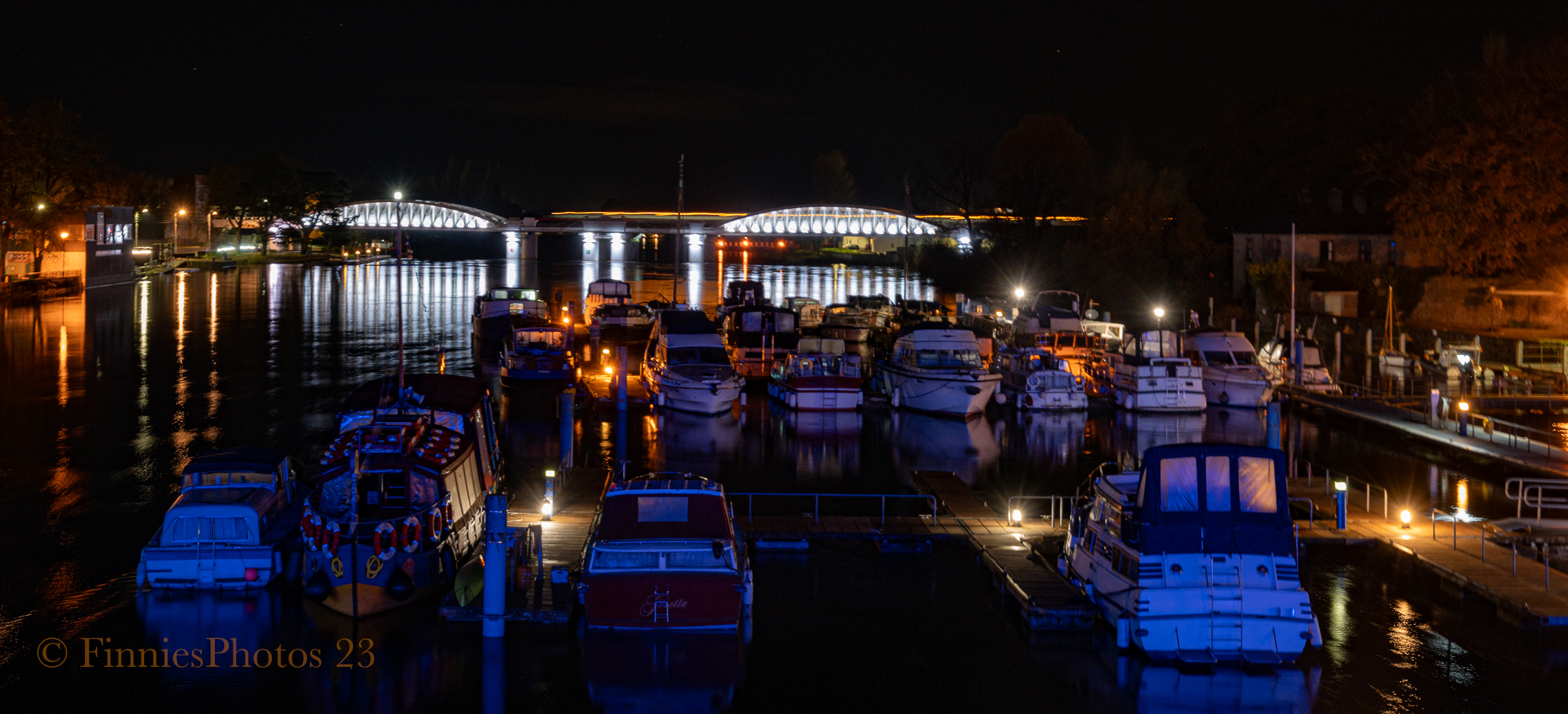 Athlone bei nacht