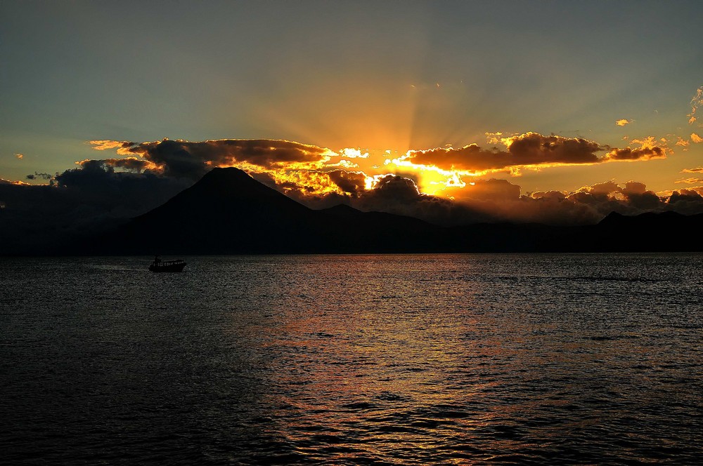 Atitlán-See ...Sonnenuntergang