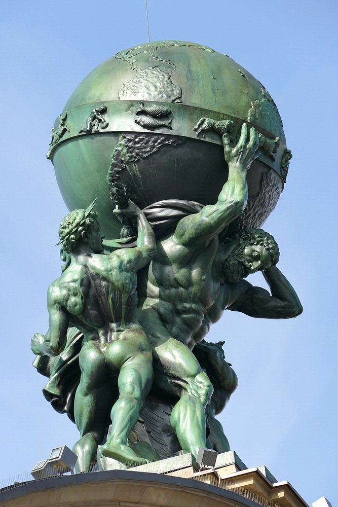 Atlas mit Weltkugel