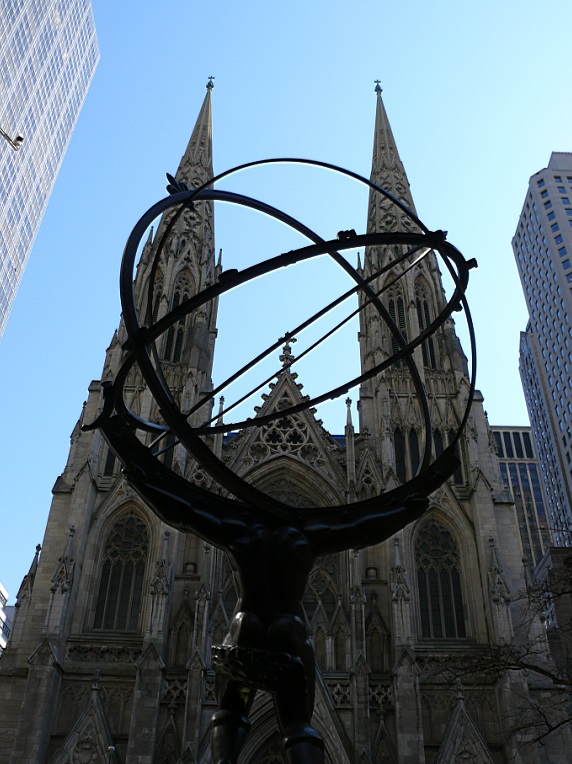 Atlas Statue vor der St. Patrick’s Cathedral