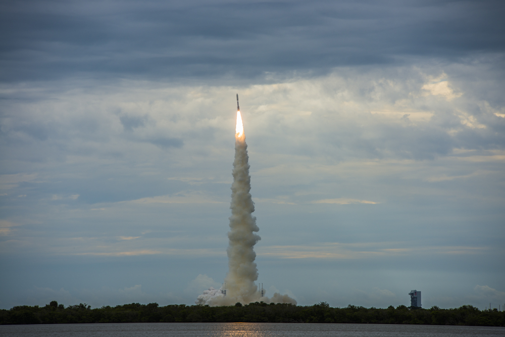 Atlas V-551 Rocket Launch 19.7.2013