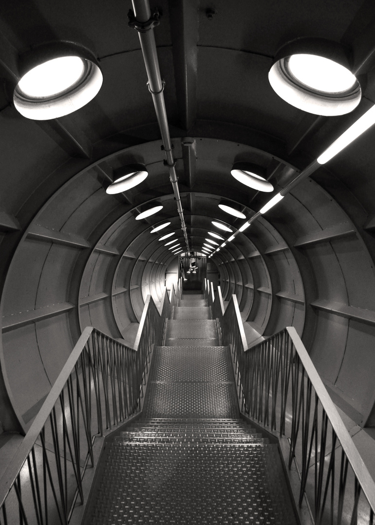 Atomium inside