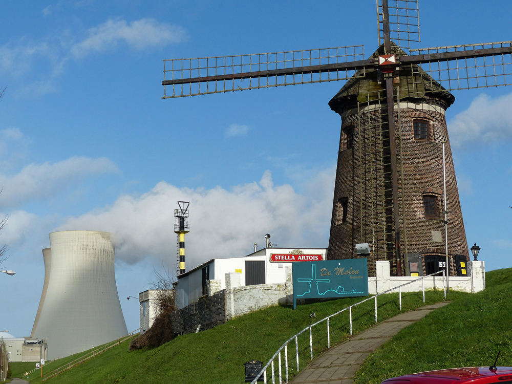 Atomkraftwerk bei Doel (Antwerpen), Belgien