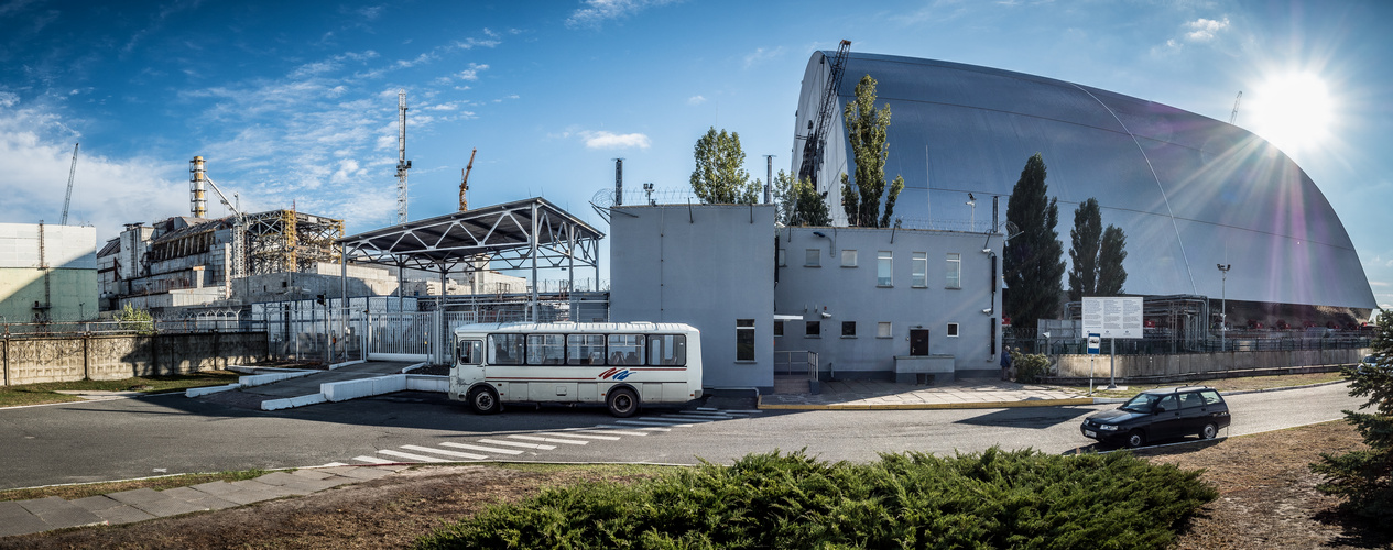 Atomkraftwerk Tschernobyl mit neuen Sarkophag