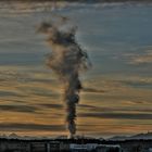 Atomkraftwerk und die Dampfzeichen am Himmel.