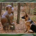 Atos devant Mémorial ciseler dans du bois