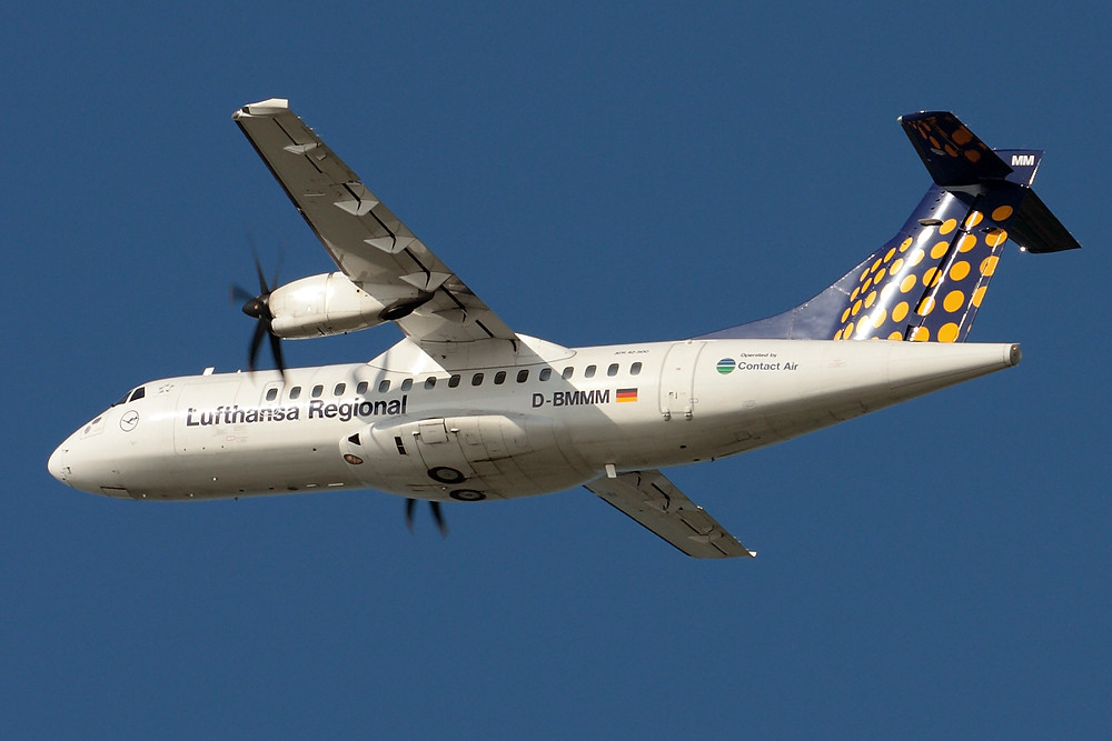 ATR42 der Contact Air beim Start in Düsseldorf