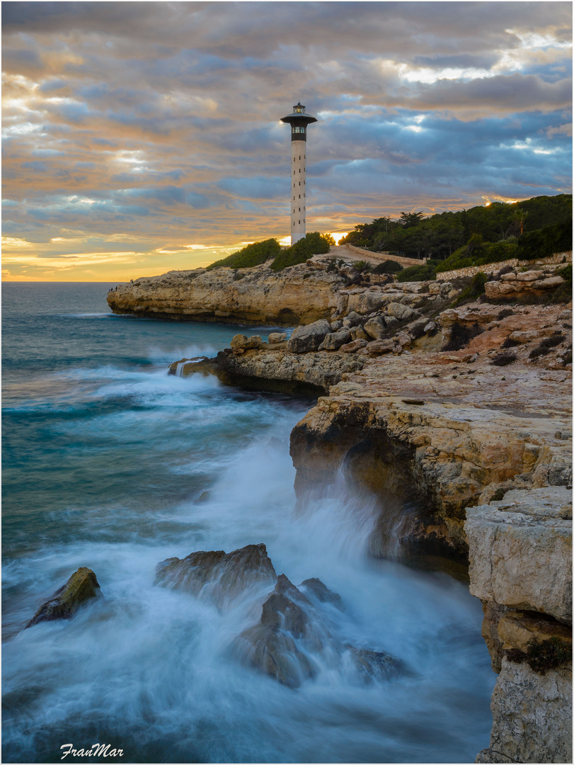 Atradecer en el faro