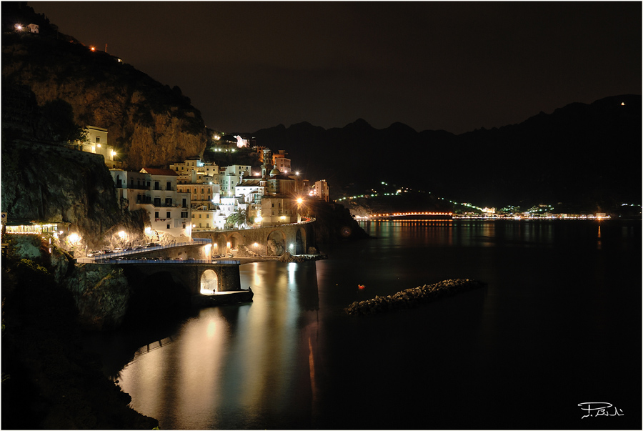 Atrani vista notturna - Costiera Amalfitana