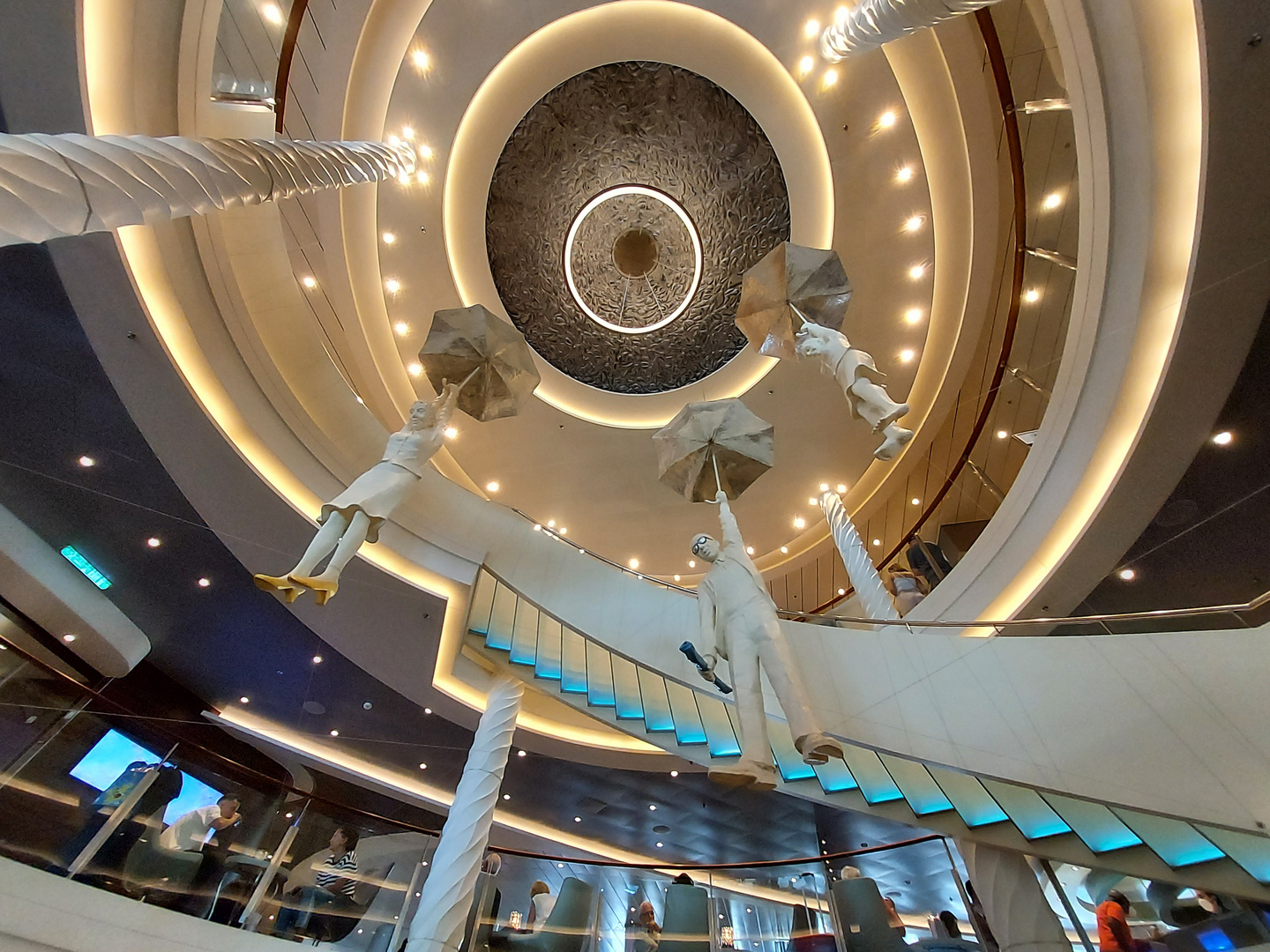 Atrium MeinSchiff4