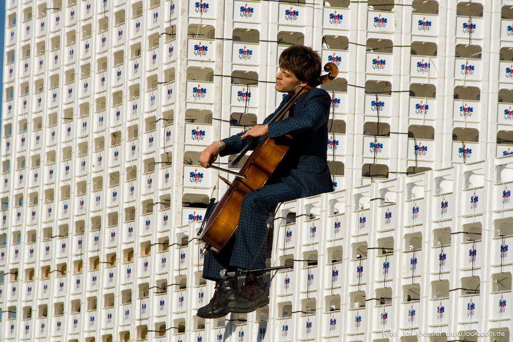 Attension Festival 2007 - Cello auf dem Wasserschloß