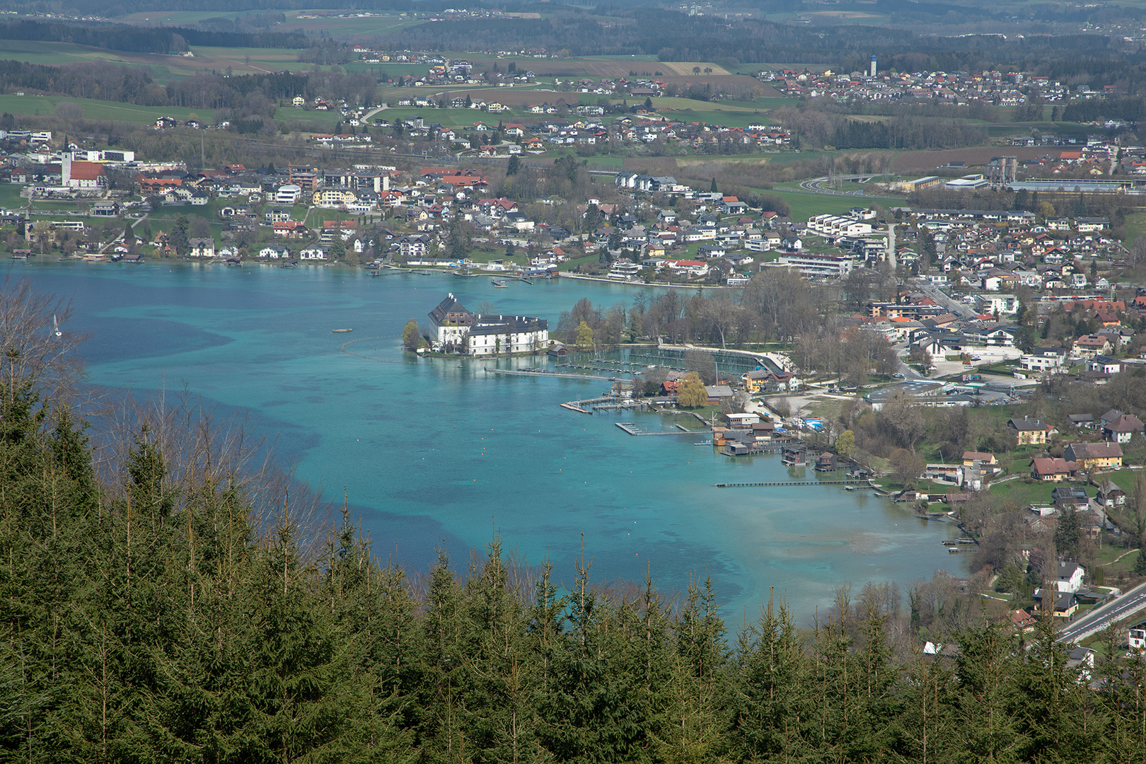 Attersee mit Blick auf Schloss Kammer