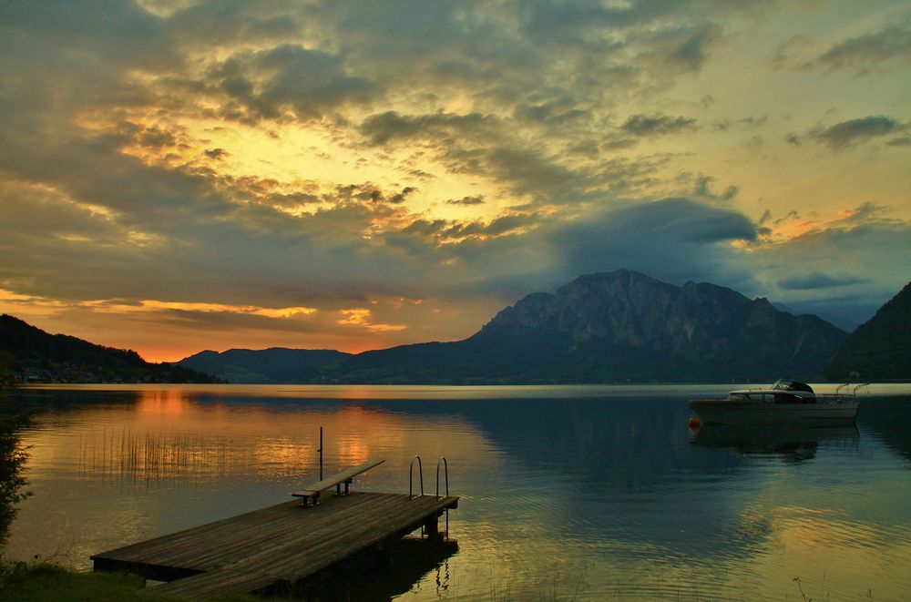 Attersee und Höllengebirge