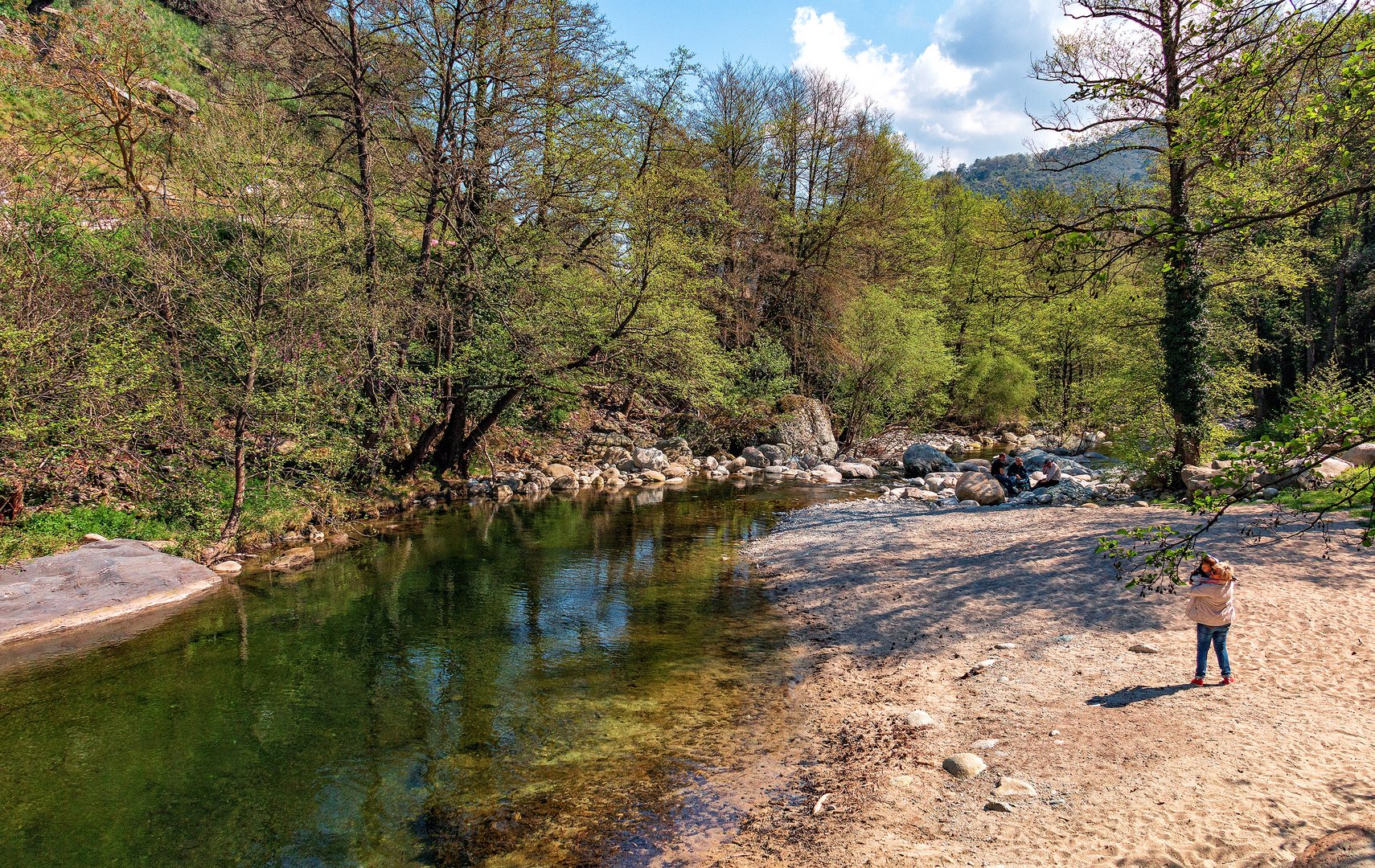 Au bord de l'eau .