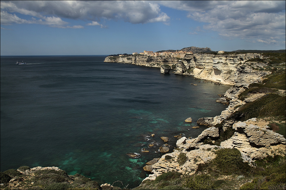 Au bord des falaises