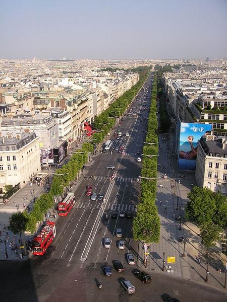 Au Champs Elysées