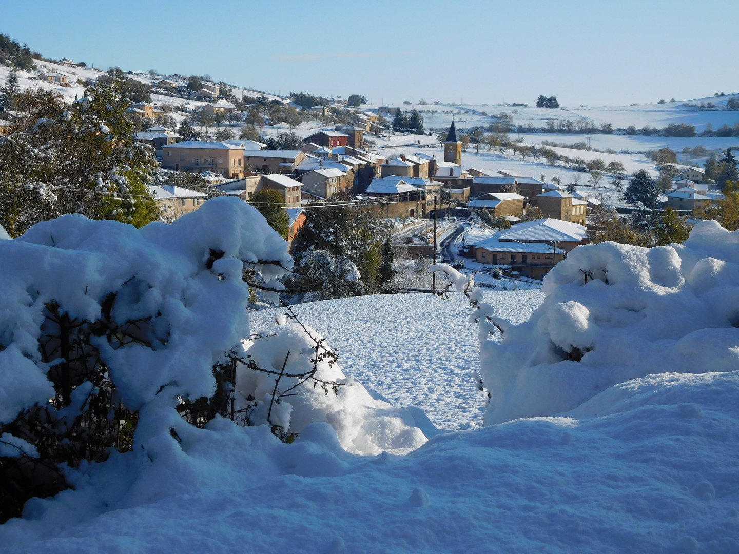 Au creux d'un village