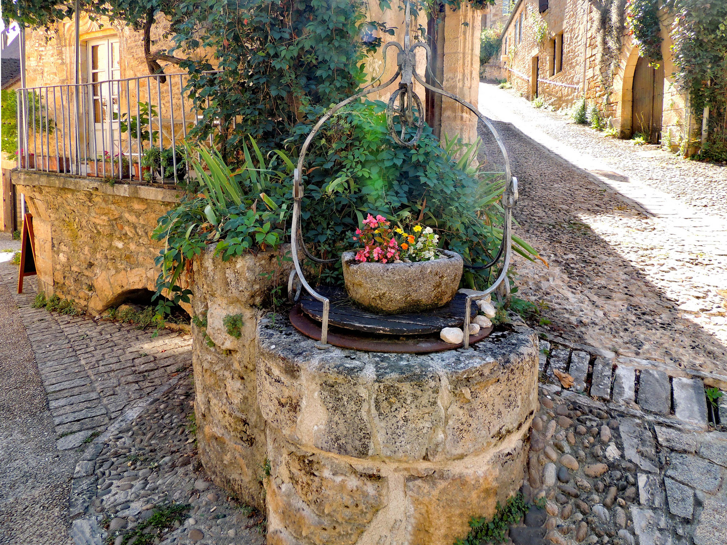 Au  détour d'une rue de Beynac