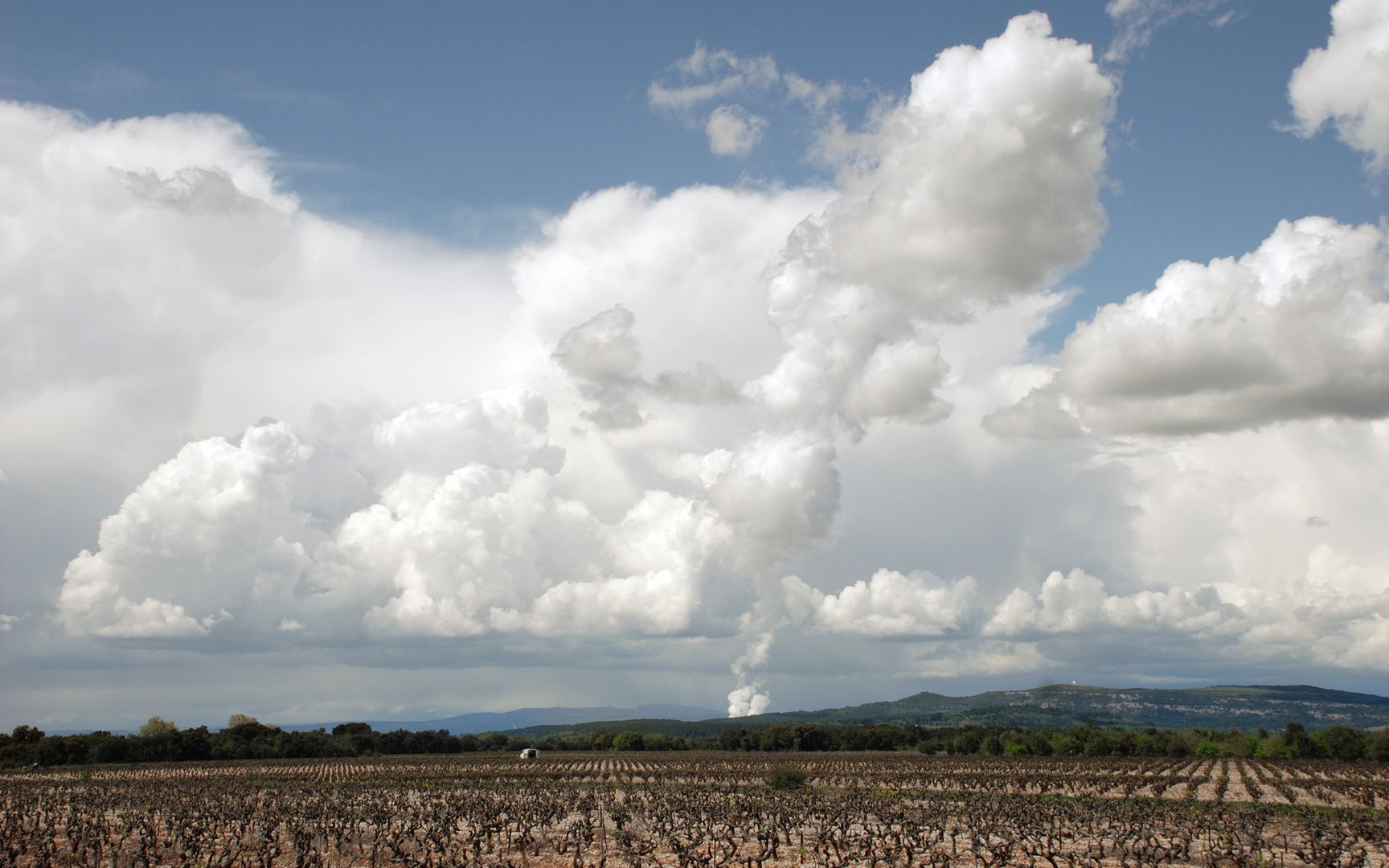 au fond, l'usine à nuages