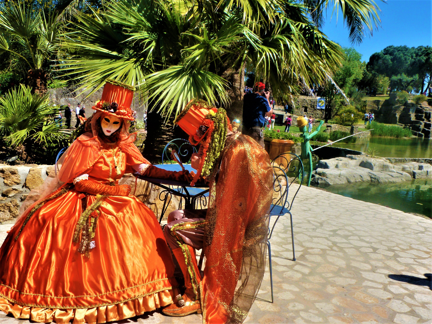 Au jardin de Saint Adrien dans l'Hérault, c'est le Carnaval de Venise