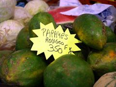 Au marché central de Nouméa - Am Zentralmarkt von Noumea