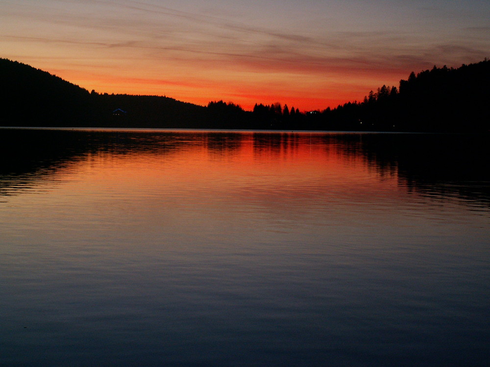 au même endroit quelques minutes plus tard... c'est bien le lac qui penche!