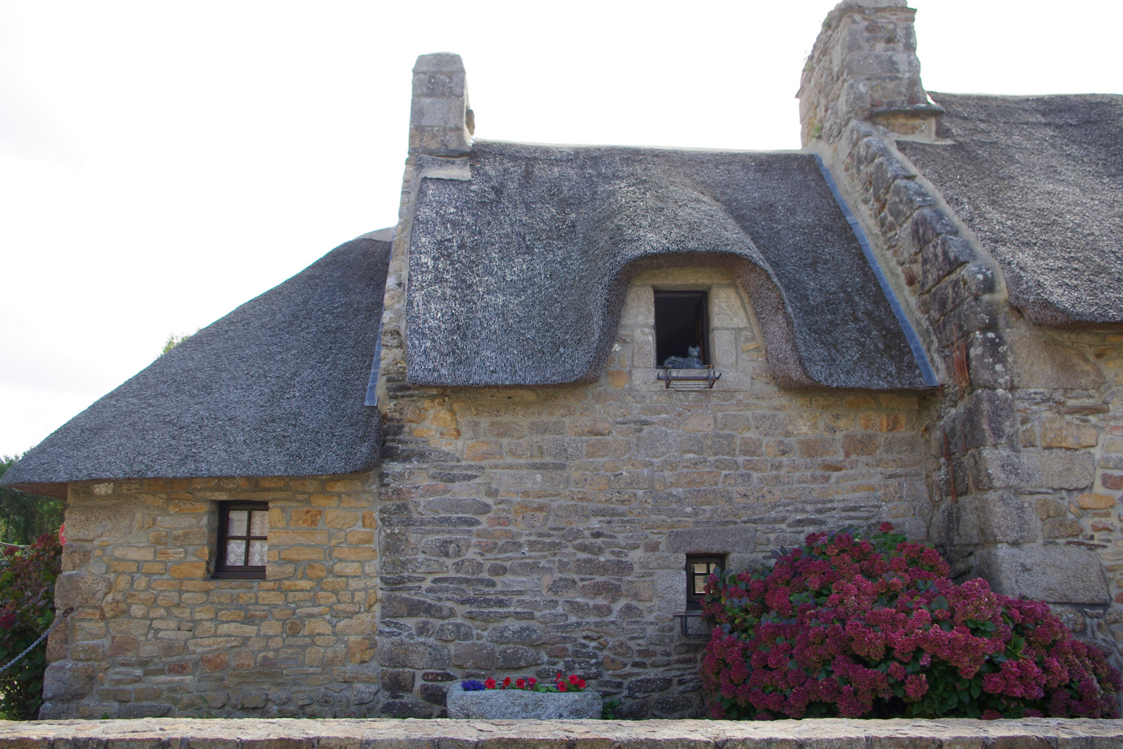 Au pays des chaumières et des pierres debout ! Kerascoët ...