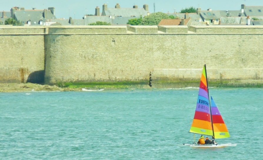 au pied de la citadelle