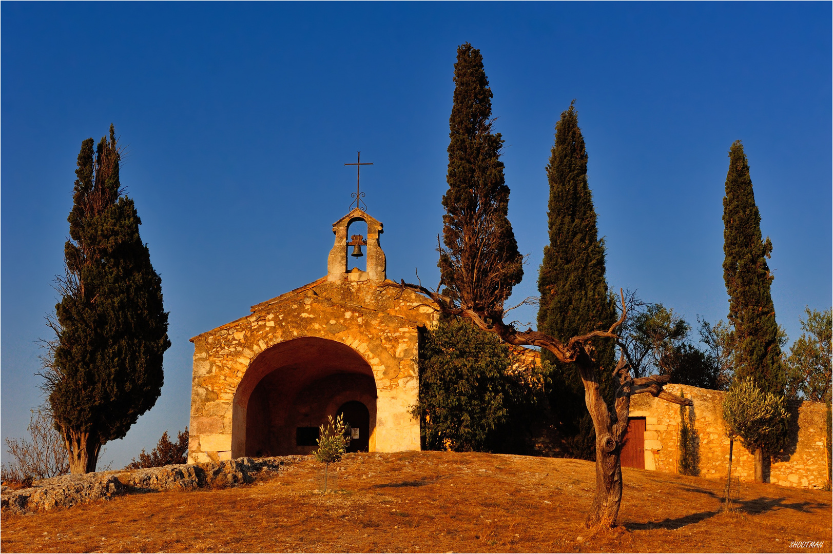 Au pied de la petite Chapelle