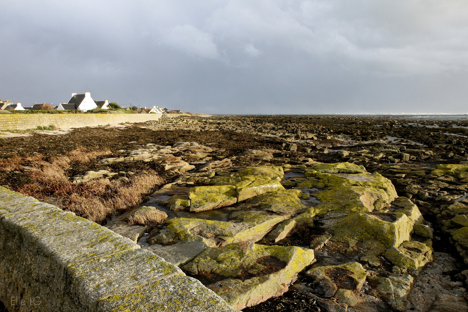 au pied du phare