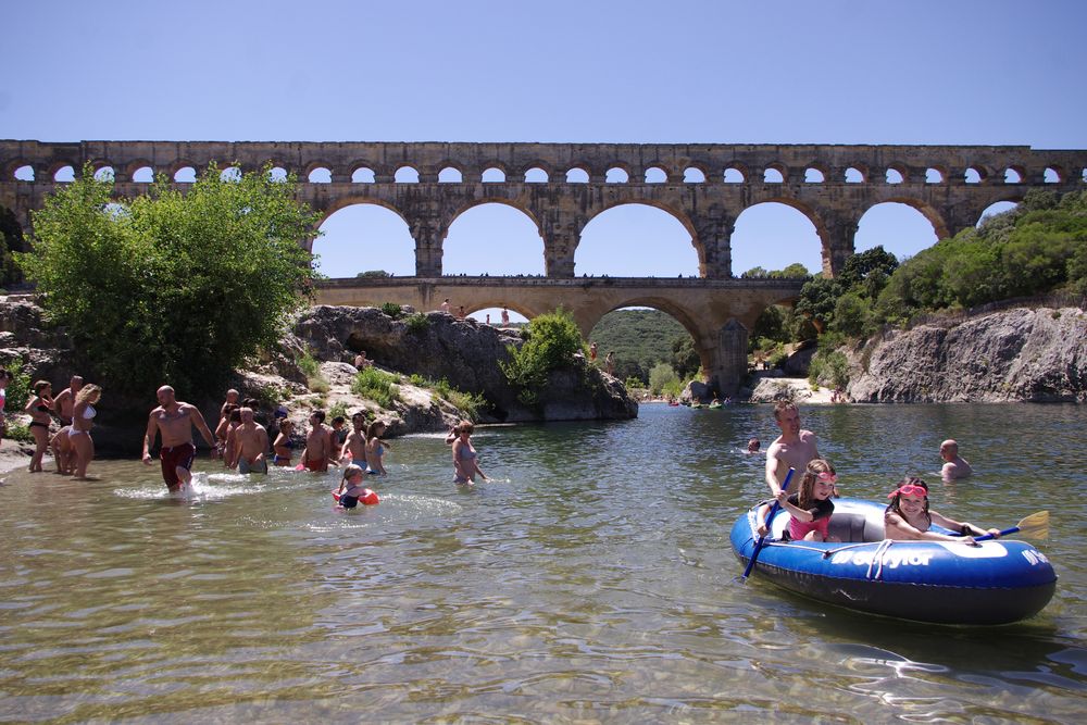 Au pied du Pont du Gard ....