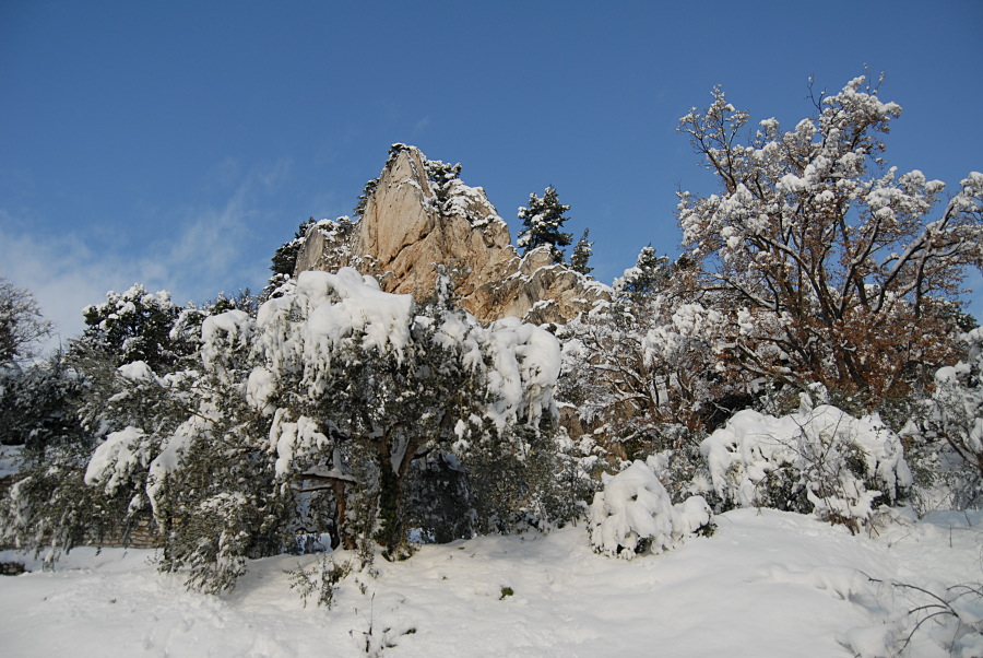 Au pied du rocher