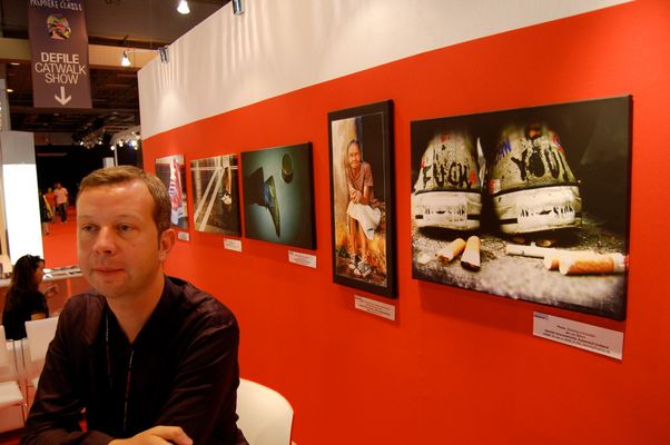 au salon, votre serviteur