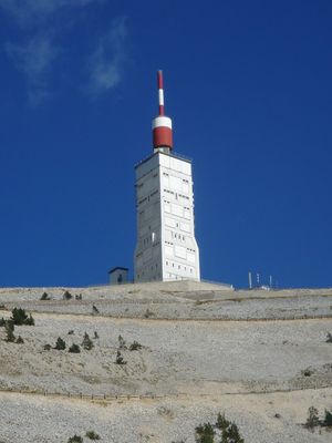 Au sommet du Mont-Ventoux un jour d'été, en fin d'après-midi