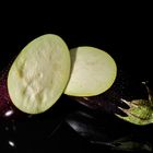 Aubergine aufgeschnitten 2