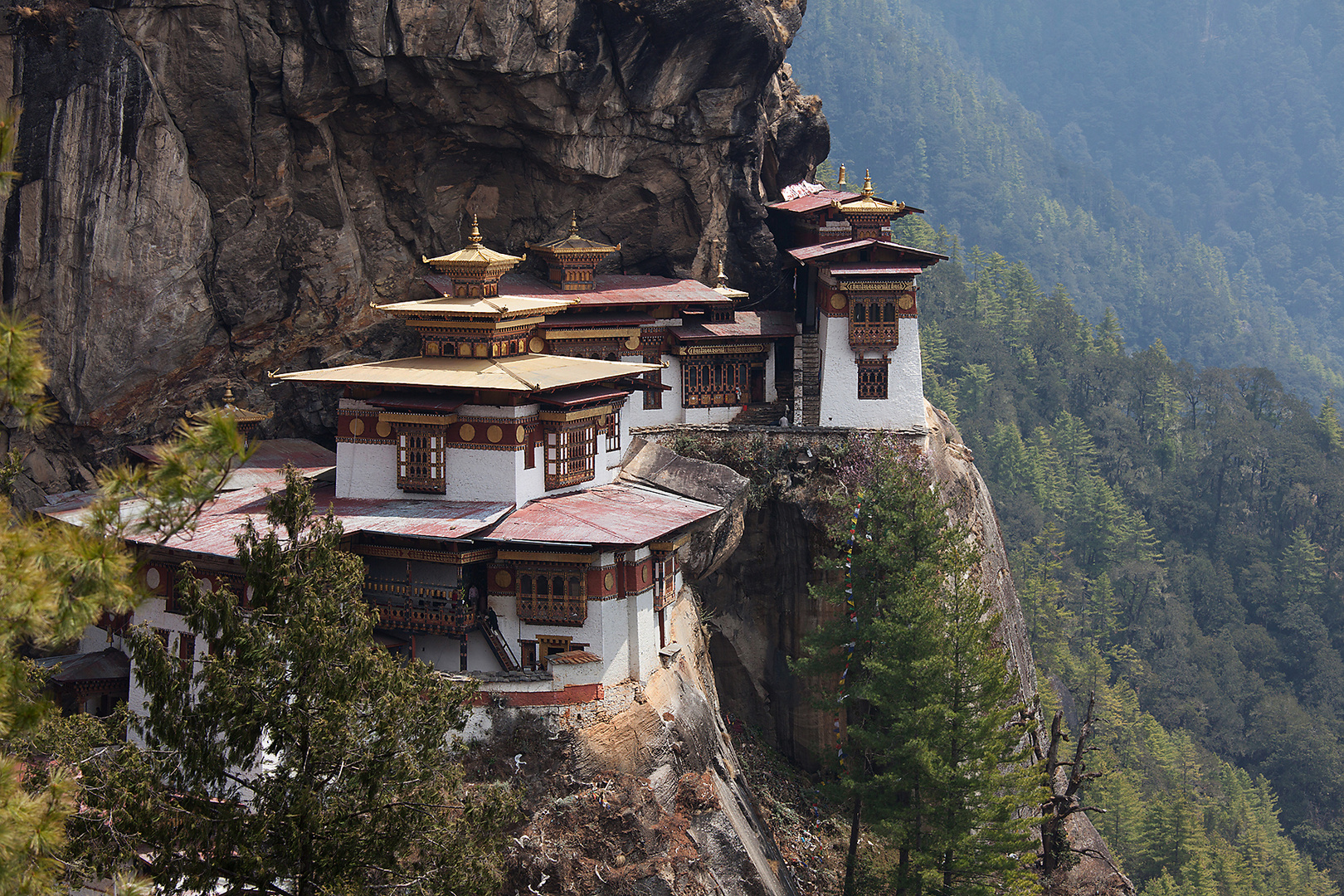 Auch aus Steinen, die in den Weg gelegt werden, kann man einen Tempel bauen… © Hans-Christoph Neuert